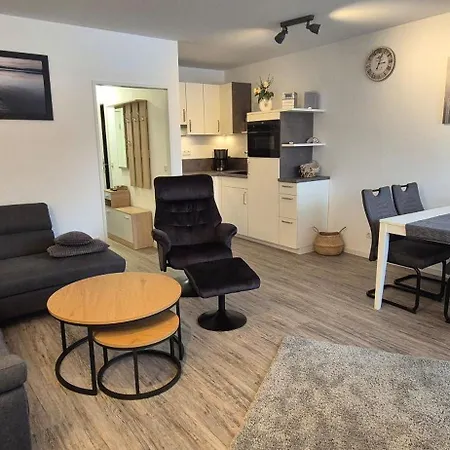 Terrassenhaus, 24 Apartamento