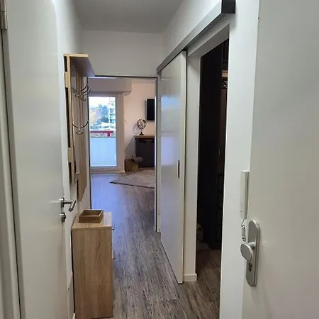 Terrassenhaus, 24 Apartament *