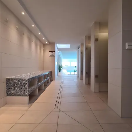 Terrassenhaus, 24 Appartement